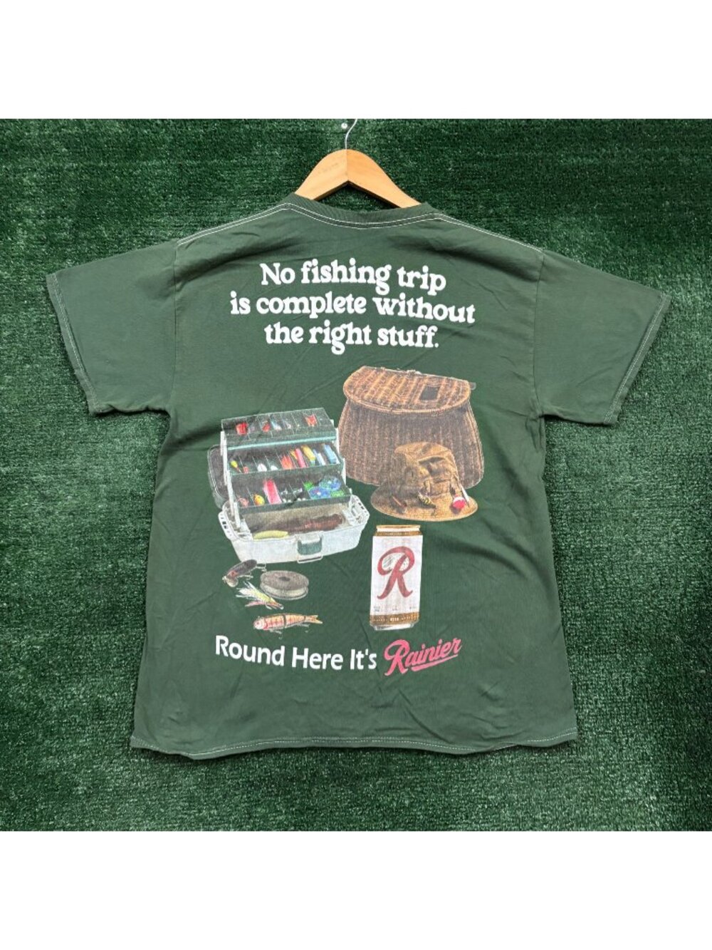 Rainier Fishing Retro Style green T-Shirt Size Medium